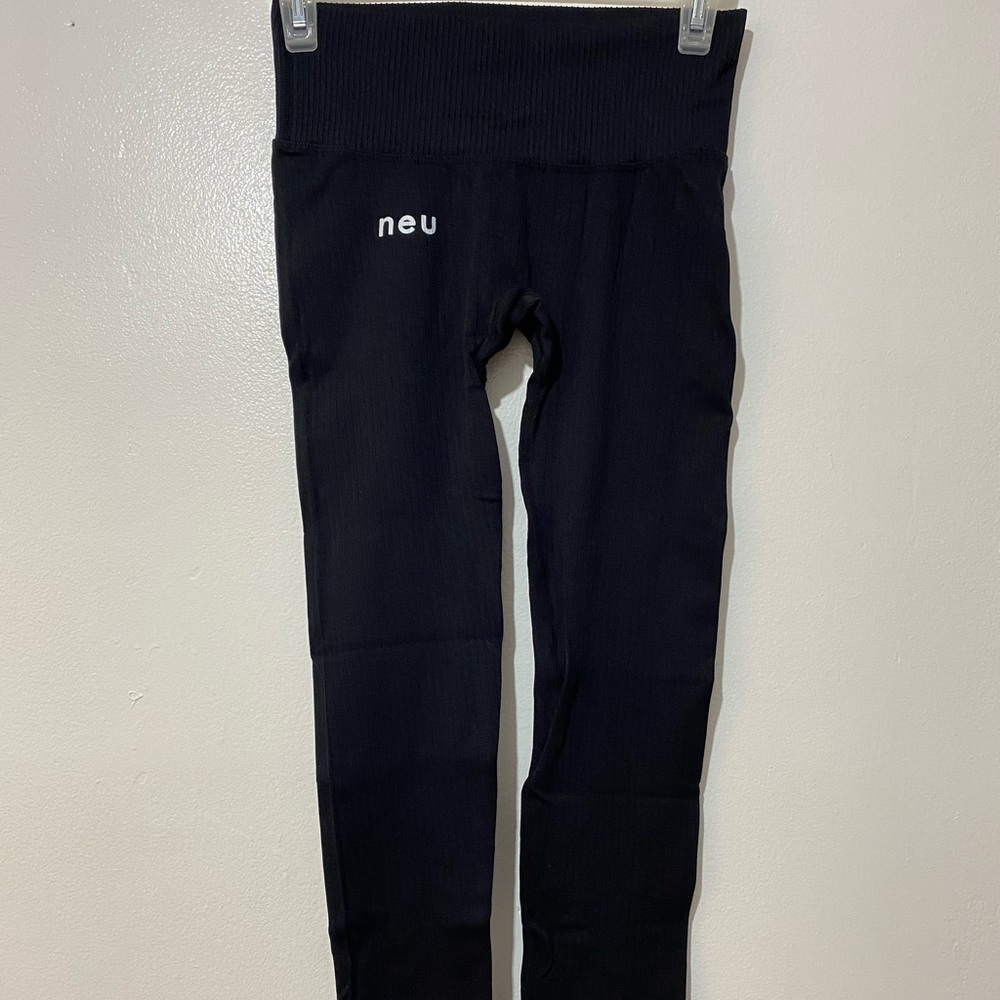 NEU leggings  M-L